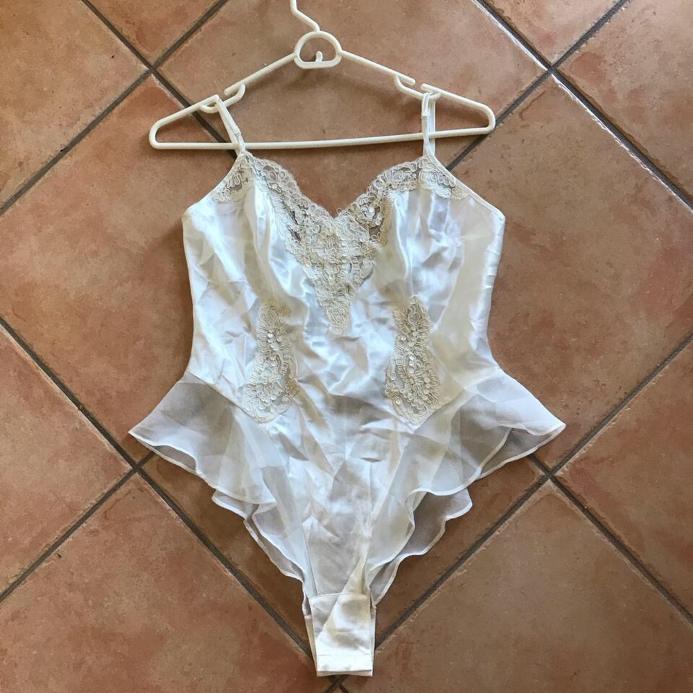 Victoria’s Secret vintage wedding white lingerie NWT
